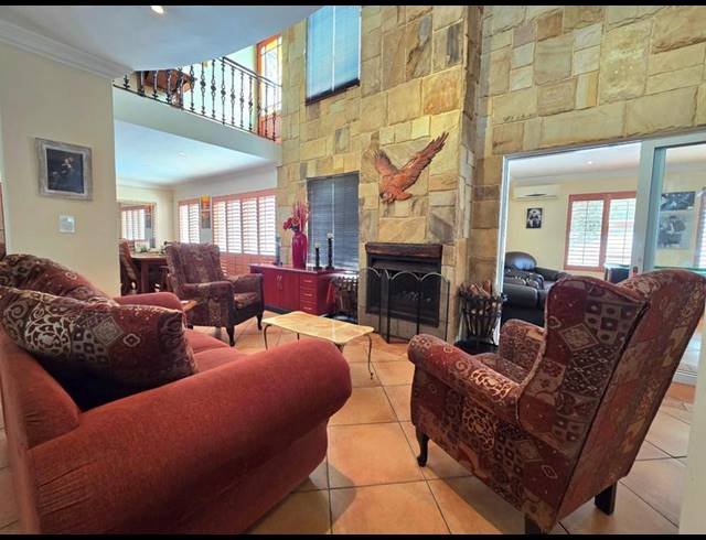5 BEDROOM HOUSE FOR SALE IN GOLDEN MILE